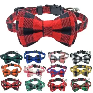 Haustier Breakaway Katzenhalsband Fliege und Glocke Niedliches kariertes Weihnachtsrotes elastisches verstellbares Hundehalsband mit Schärpe Kleine Glocke für Katzen