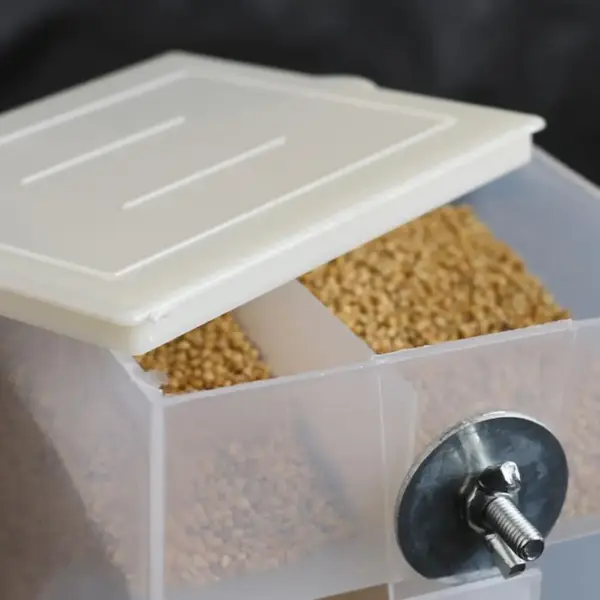Automatic Parrot Feeder for Small Birds, PP, Convenient, Spacious, No Mess, Anti-Splash - Image 9